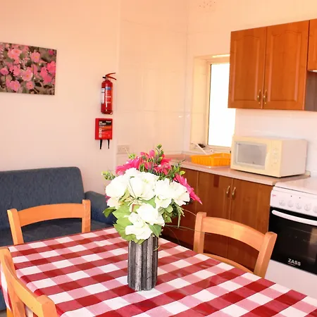 Blue Waters 2 Bedroom Penthouse, With Large Outside Terrace In Apartment *