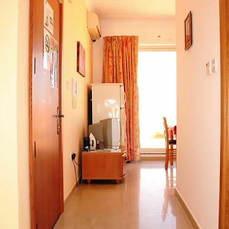 Blue Waters 2 Bedroom Penthouse, With Large Outside Terrace In Apartment *