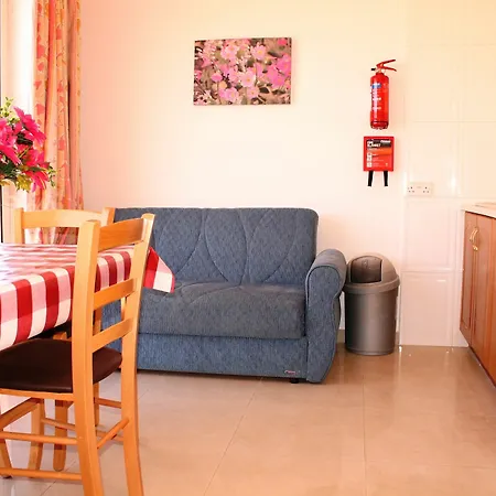 Blue Waters 2 Bedroom Penthouse, With Large Outside Terrace In Слима